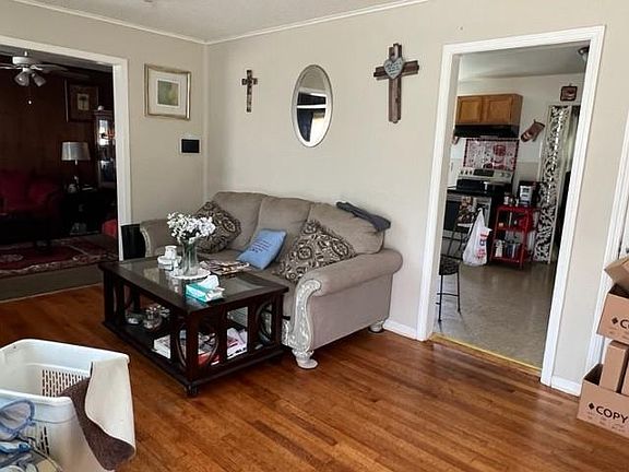4th image of 5247 Agnes Ave