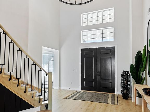 2nd image of 3026 S Olivewood Ln