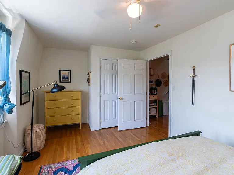 4813 Walton Ave — Photo 6