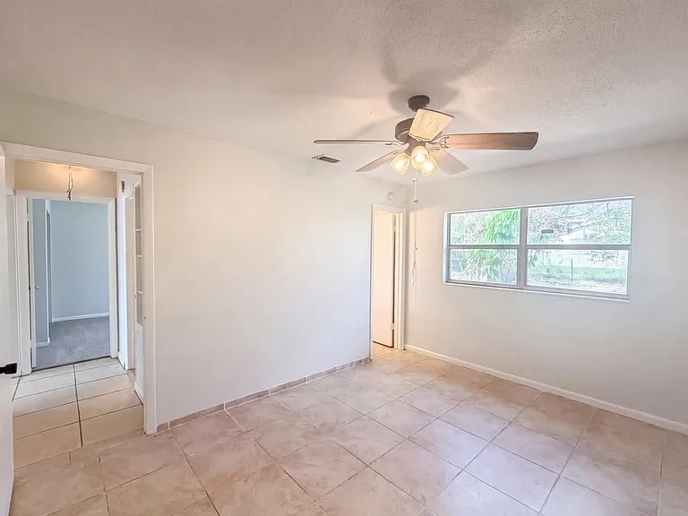 1106 Carefree Cove Dr — Photo 4