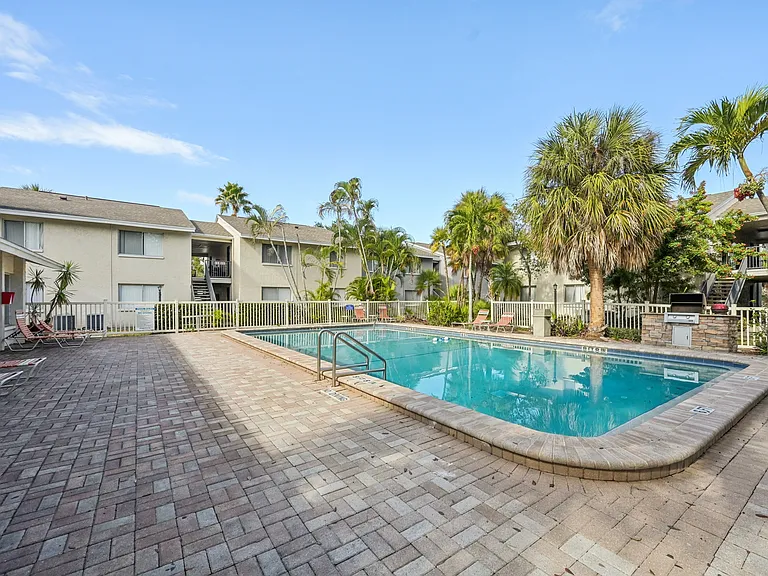 Sarasota South — Photo 32