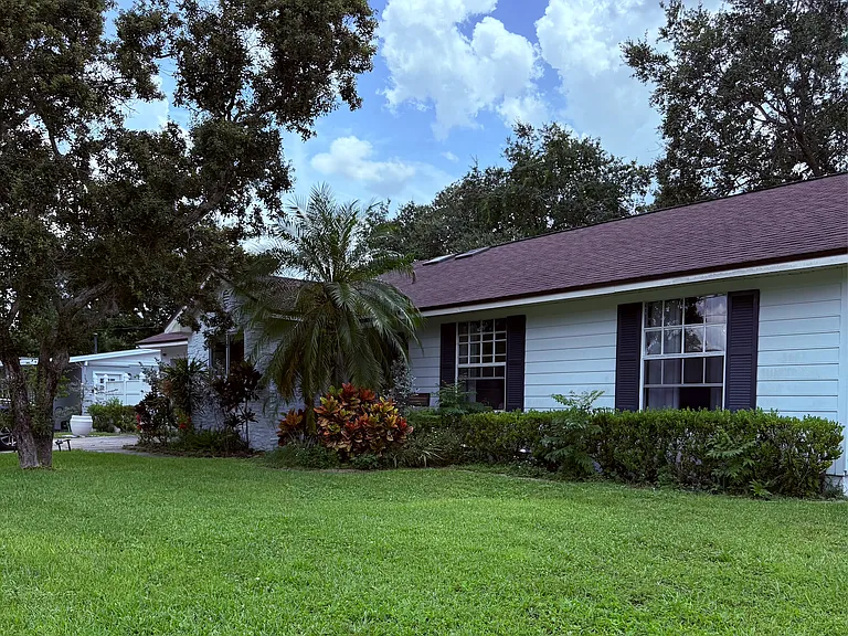 1846 Barker Dr — Photo 2