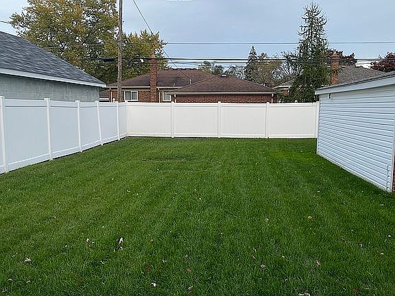 Vinyl Privacy Fenced Yard 