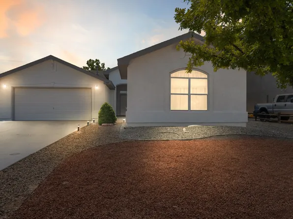 68 Juniper Ave, Los Lunas, NM 87031