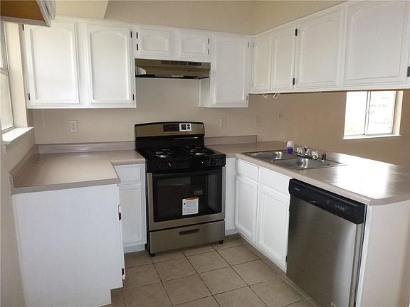 2nd image of 2233 Tierra De Oro Way