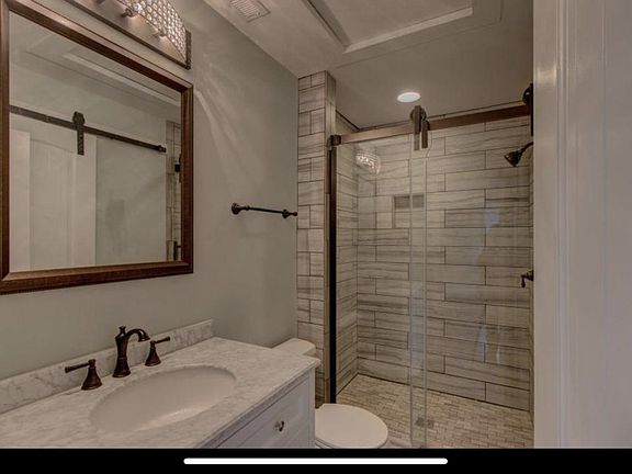 3rd image of 2407 Avenham Ave SW