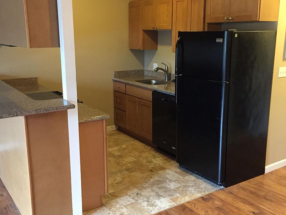 1st image of 422 N I St APT 11