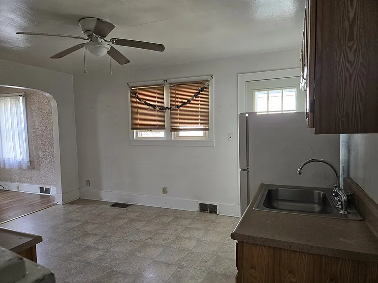 320 Main St — Photo 12