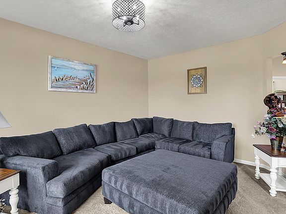 4th image of 13728 Oliver Ln