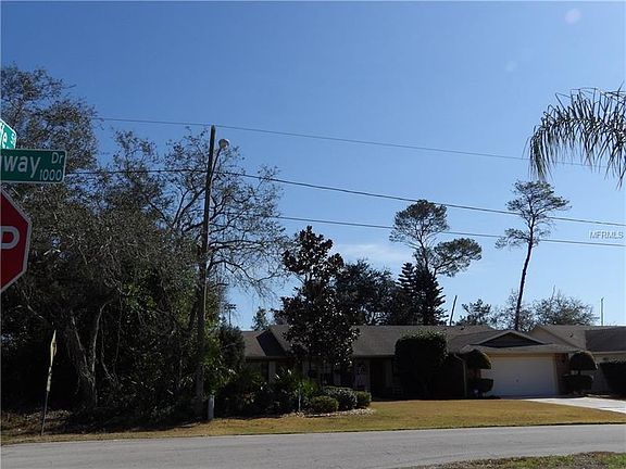 2nd image of 1071 Hemingway Dr