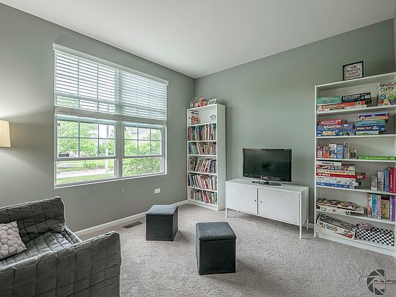 3rd image of 25066 Thornberry Dr