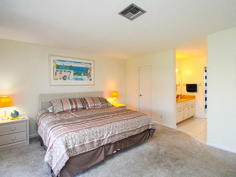 239 Palm Dr #2 — Photo 24