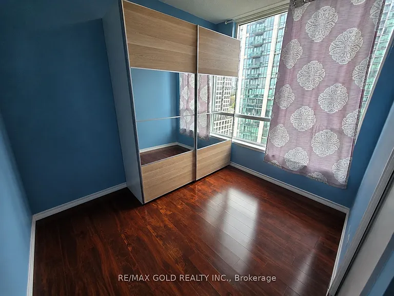 3504 Hurontario St #1607 — Photo 22