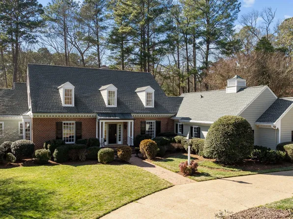 8 Surrey Ln, Durham, NC 27707