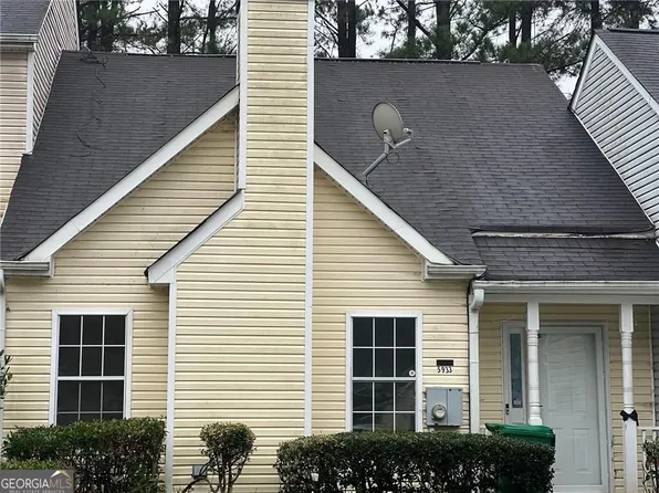 5933 Trent Walk Dr, Lithonia, GA 30038