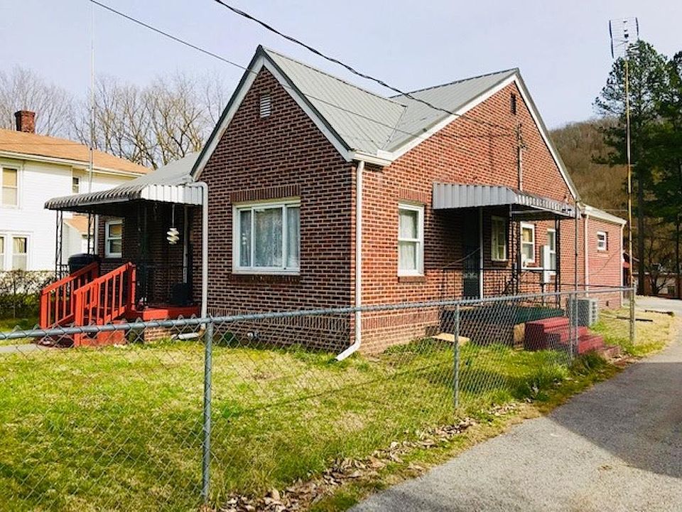 2nd image of 322 Maple Ave E