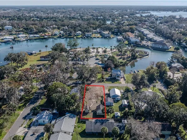 27 NE 2nd St, Crystal River, FL 34429