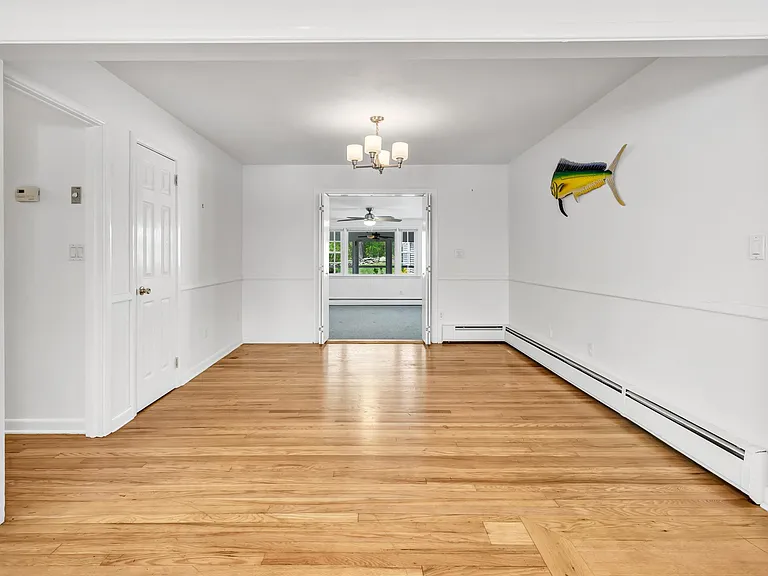 46 Waller Rd — Photo 11
