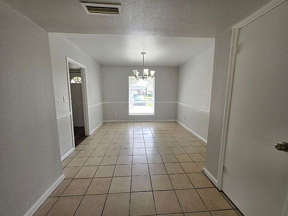 5th image of 433 Clearfield Dr