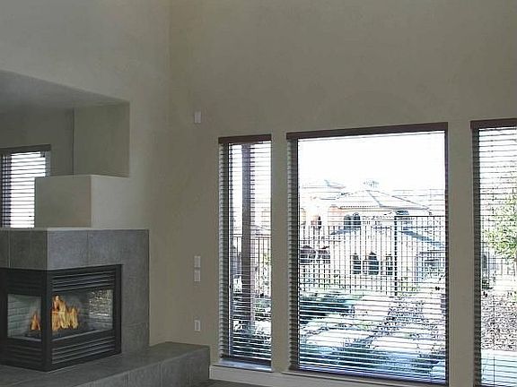 4th image of 1074 Gamay Dr