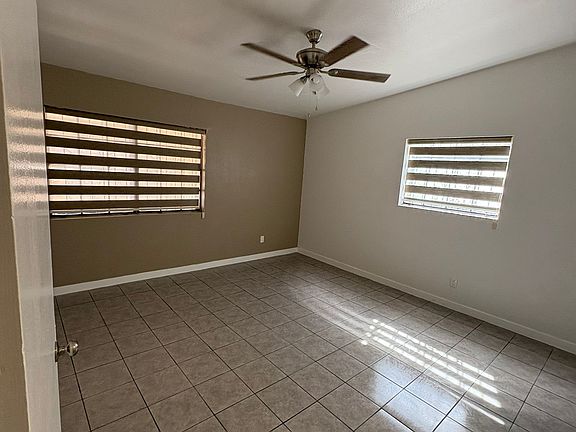 3rd image of 411 Elaine Pl