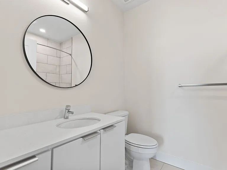 Frameline Apartments — Photo 43