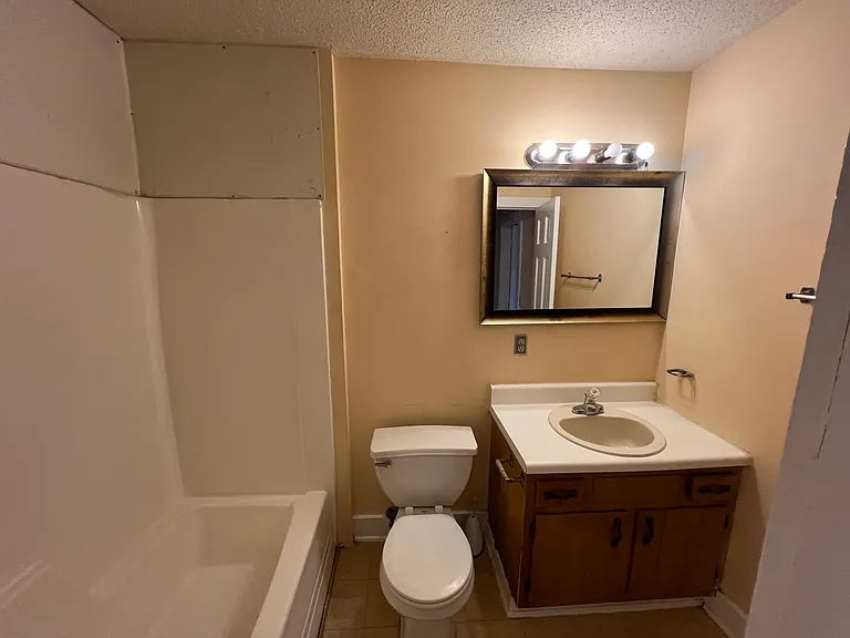 102 Madrid Ct — Photo 8