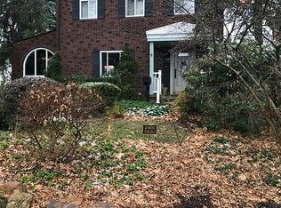 6 Roxbury Rd, Pittsburgh, PA 15221