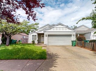 899 SW 24th St, Troutdale, OR 97060