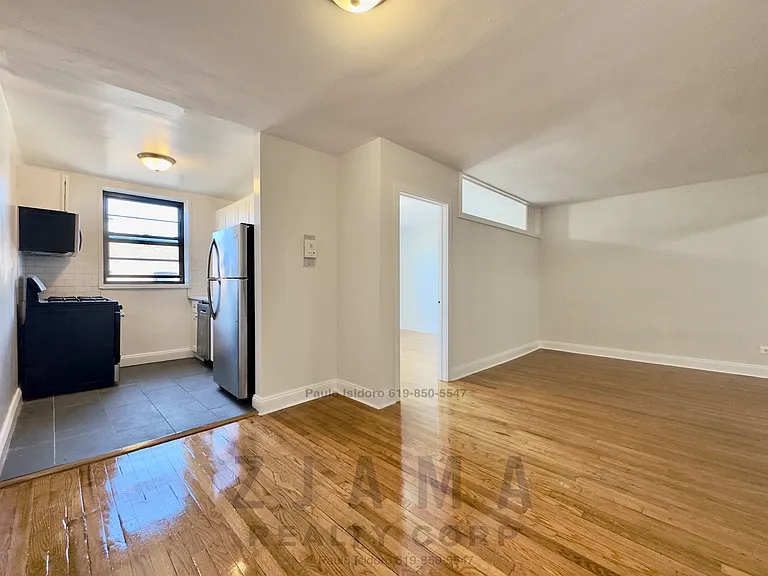222 E 17th St #4A — Photo 4