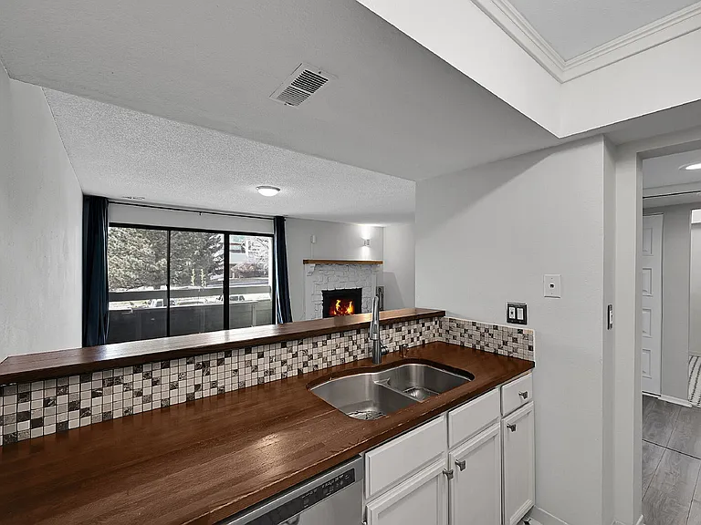 148 W Rockrimmon Blvd #201 — Photo 6