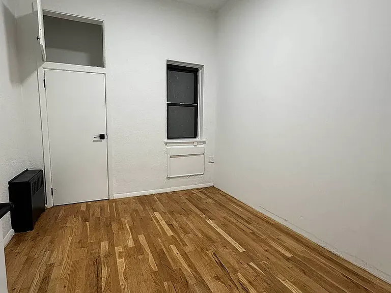 321 E 25th St #1B — Photo 5