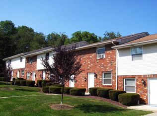 406 Sherwood Cir, Youngwood, PA 15697