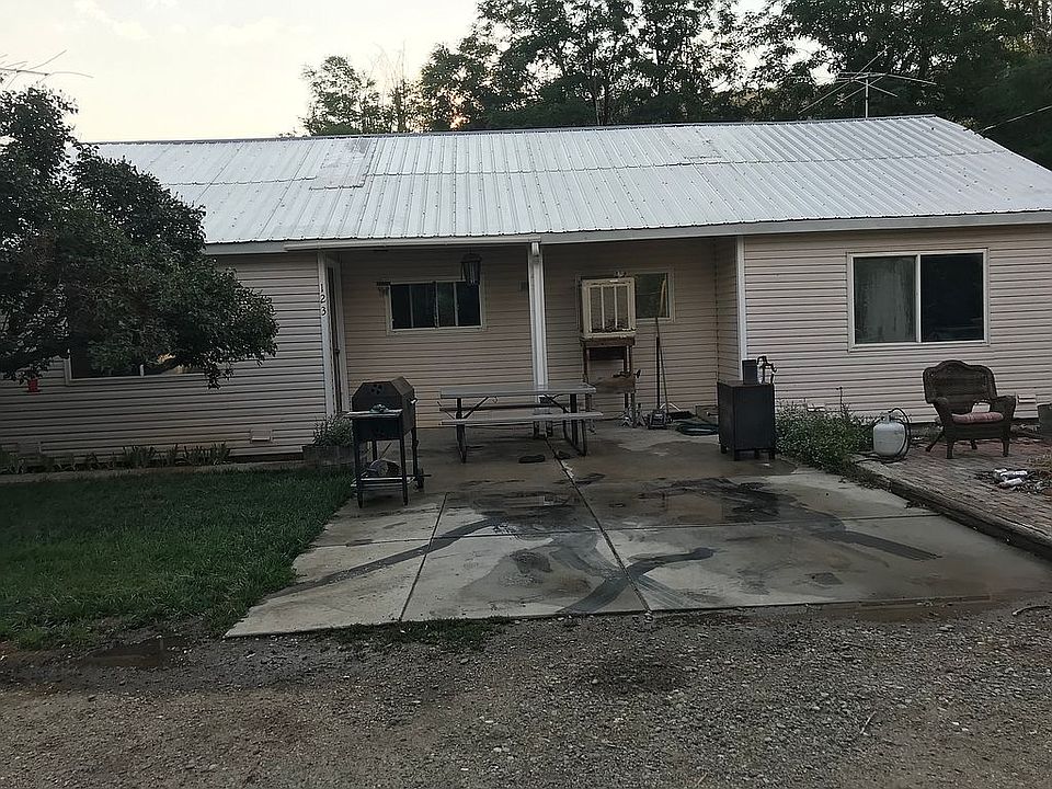 2nd image of 123 3rd Street Cir