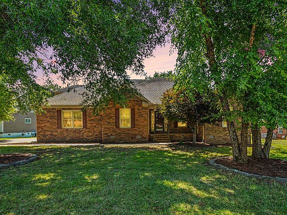 4th image of 519 Redstone Dr