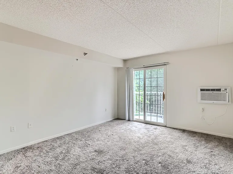 Village Plaza Apartments — Photo 13