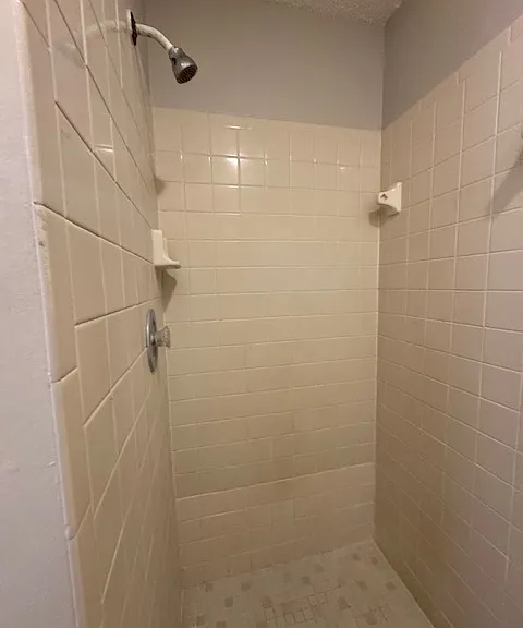411 Diplomat Pkwy E — Photo 14