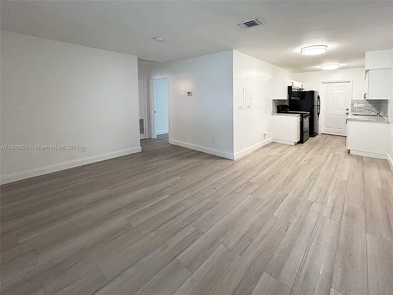 738 NE 86th St #6 — Photo 4