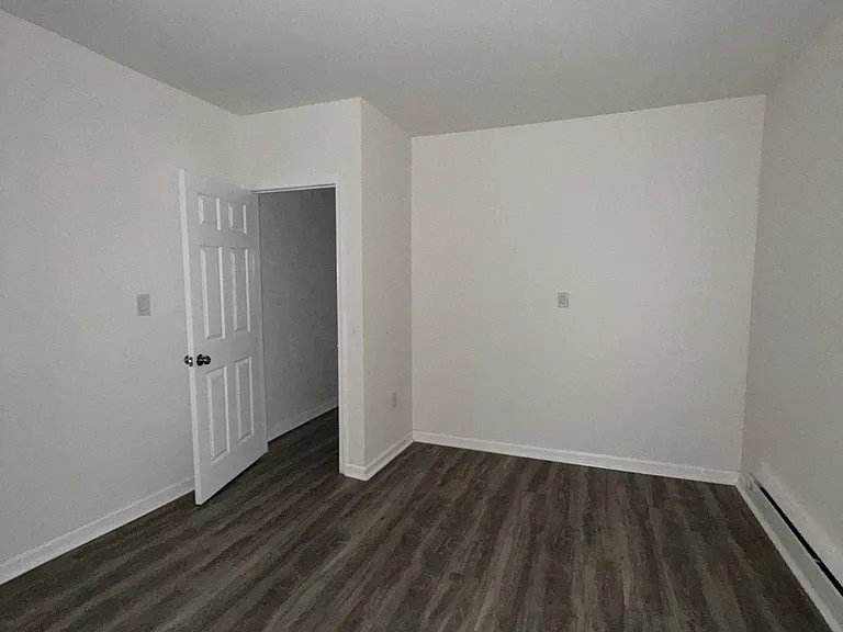 6125 Glenmore Ave #1 — Photo 6