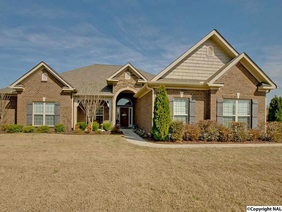 1st image of 4701 Old Oak Ct SE