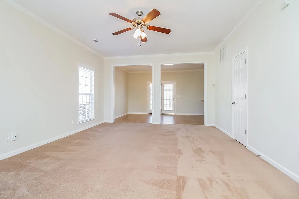 3 bed, 2.5 bath, 1820 sqft, $2,235 — Photo 3
