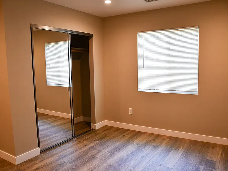 874 N Orange St — Photo 18