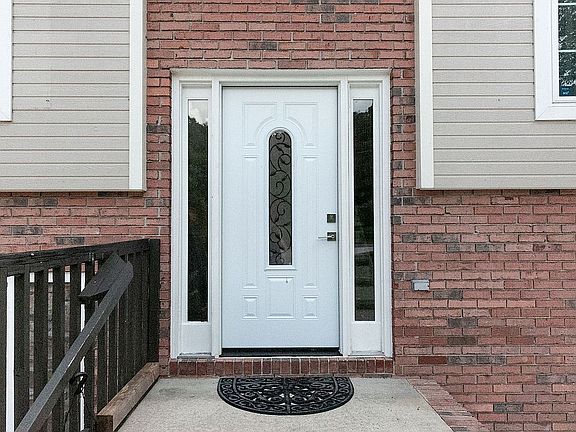 4th image of 710 Tasso Ln NE