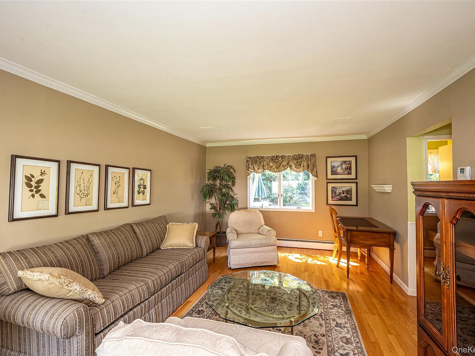 3 bed, 1.5 bath, 1672 sqft, $5,300 — Photo 3