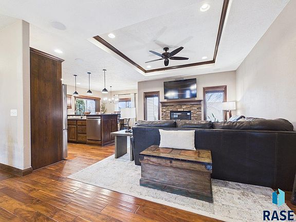 4th image of 2105 S Silverpine Ct