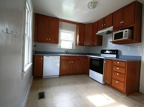 3rd image of 305 S White St