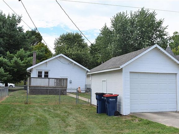 2nd image of 1005 Forest Ave
