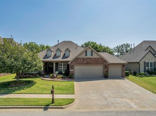 14547 S Lakewood Ave, Bixby, OK 74008