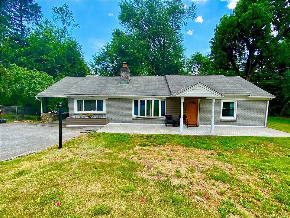 1st image of 12 Clarion Ct