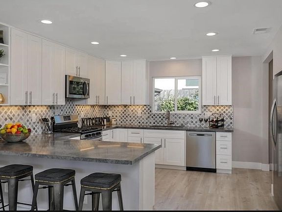 5th image of 6241 Estrella Ave
